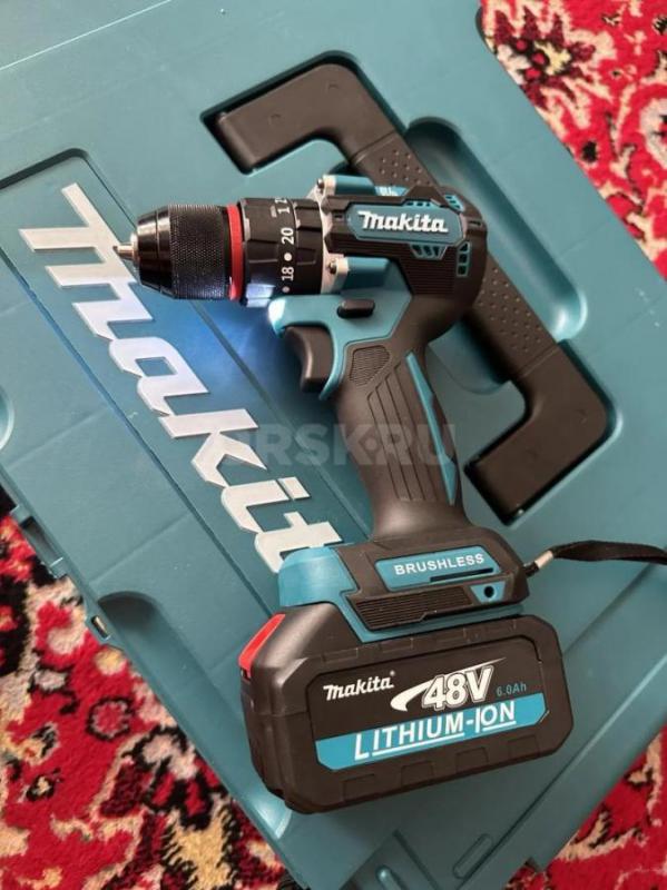 Продам новый набор электроинструментов Makita (4 инструмента в кейсе). - Орск