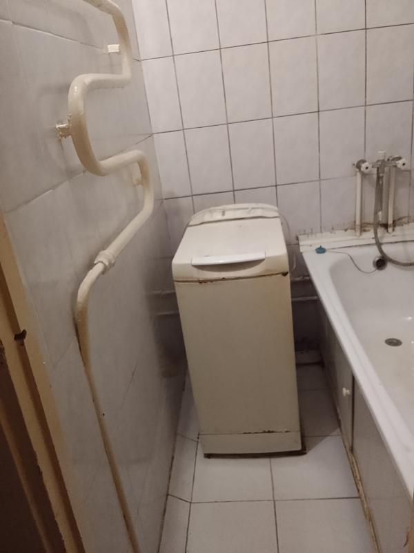 Продам трёхкомнатную квартиру на первом этаже пятиэтажного дома, площадью 46,9 квадратных метров. - Орск