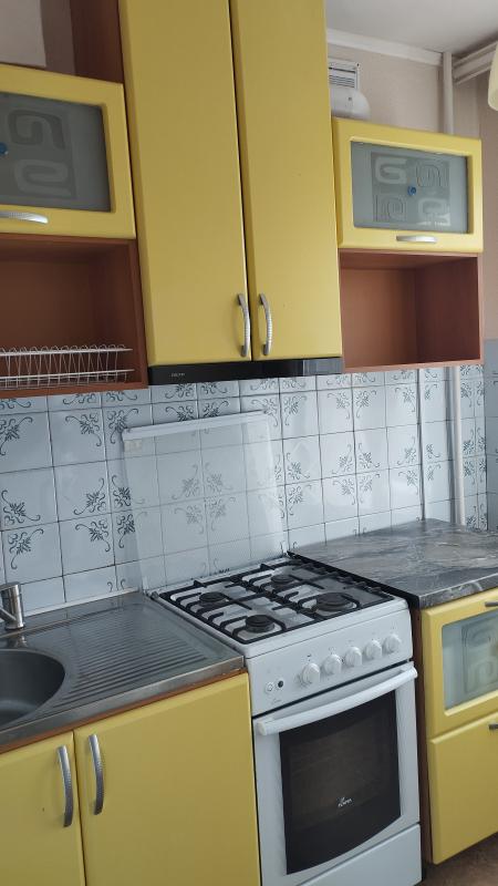 Чистая, удобное расположение, рядом остановка Новотроицк, Уральская 1, Пятерочка - Новотроицк