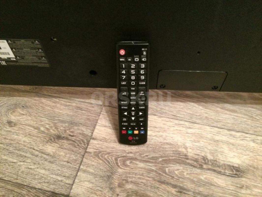 Телевизор LG 107см 42LB565
20 бесплатных 200 кабельканалов
пульт паспорт ножки
отличное состояние - Орск