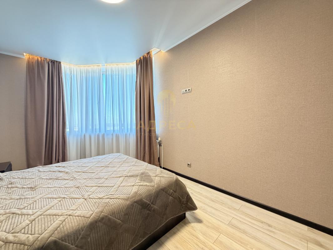 Продается квартира, полностью с ремонтом, расположенная на 14-м этаже 17 этажного дома. - Оренбург