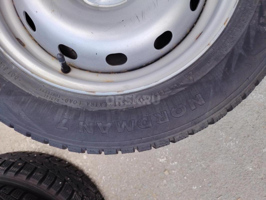 Продам шины зимние Nokian Nordman r15 185/65. - Орск