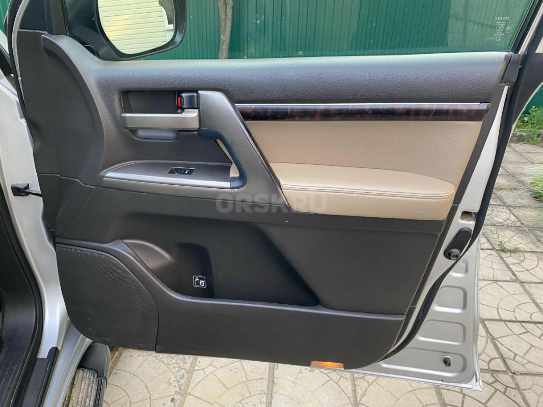 Продам личный автомобиль Land Cruiser 200. - Орск