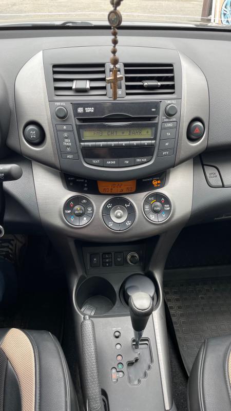 Пpoдается Лeгендaрная Тоyotа RAV4 2011 года выпуска

По факту два хозяина

Комплектация:

Климат кон - Новотроицк
