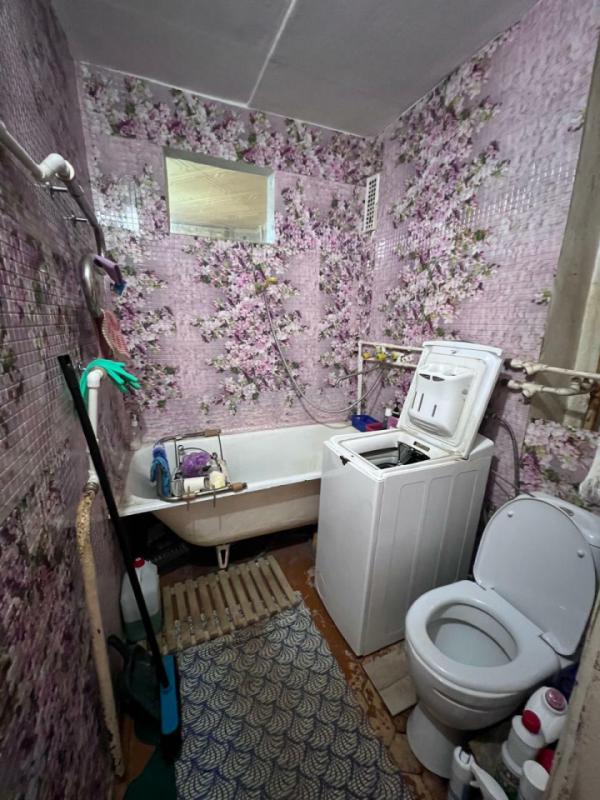 Продаётся двухкомнатная квартира по пр Металлургов, 25, район к/р Мир, расположенная на 3 этаже 4-эт - Орск