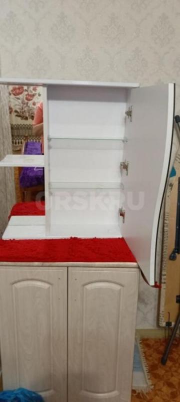 Продаётся мебель в связи с перездом: шкафчик в ванную комнату в идеальном состоянии, зеркальный, раз - Орск