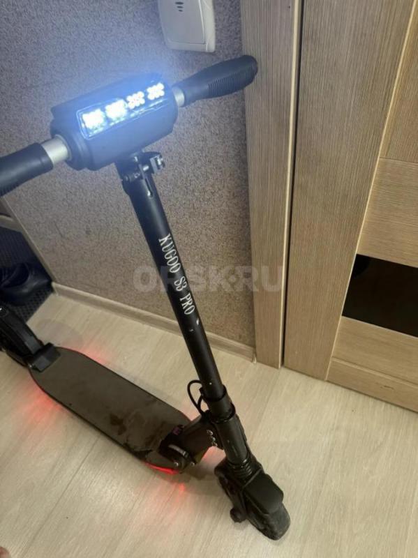 Продам Электросамокат kugoo s3 pro, все работает как положено,  есть эксплуатационные дефекты. - Гай