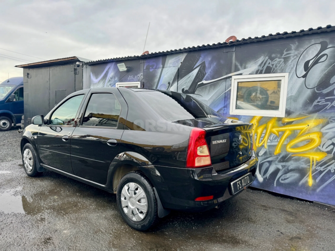 В продаже Renault Logan 2015 года выпуска. - Орск
