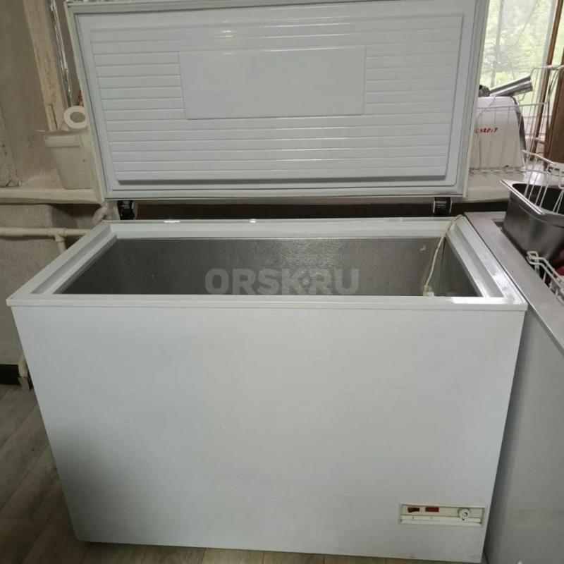 Продам лари бу, в отличном состояние
Цена 10000 и 12000 который побольше объёмом - Орск