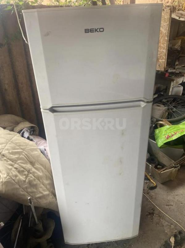 Продам холодильник в рабочем состоянии beko 2.800 торг или обмен на телефон - Орск