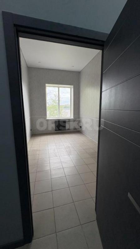 сдаются кабинеты свободного назначения, с новым ремонтом, круглосуточный доступ, парковка, охрана. - Орск