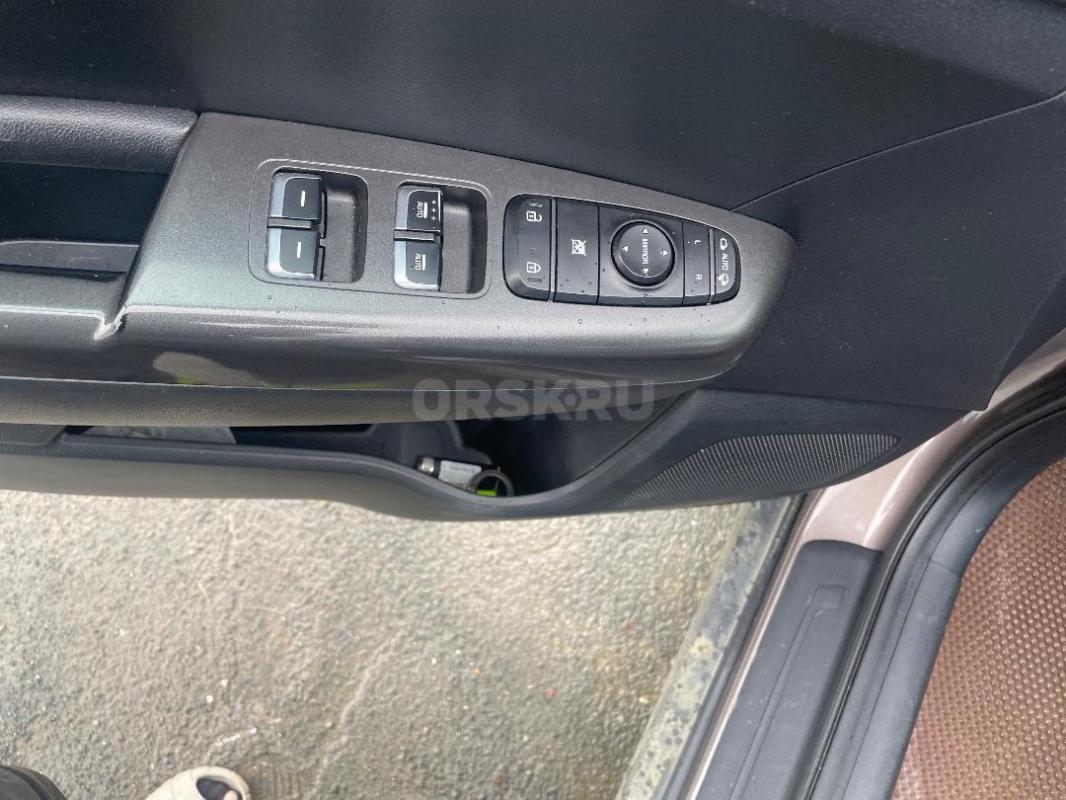 Продаю личный автомобиль KIA SPORTAGE АВТОМАТ,в очень хорошем состоянии: ничего не стучит, не гремит - Орск