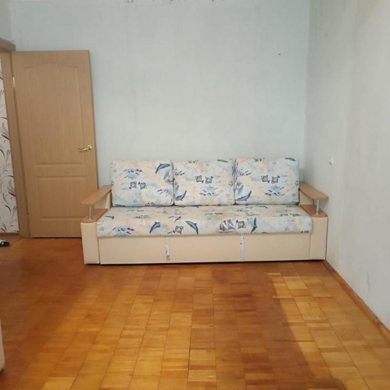 Продам 2 комн квартиру ул Стартовая, на 3 этаже 5 этажного дома,комнаты раздельные, чистая, тёплая, - Орск