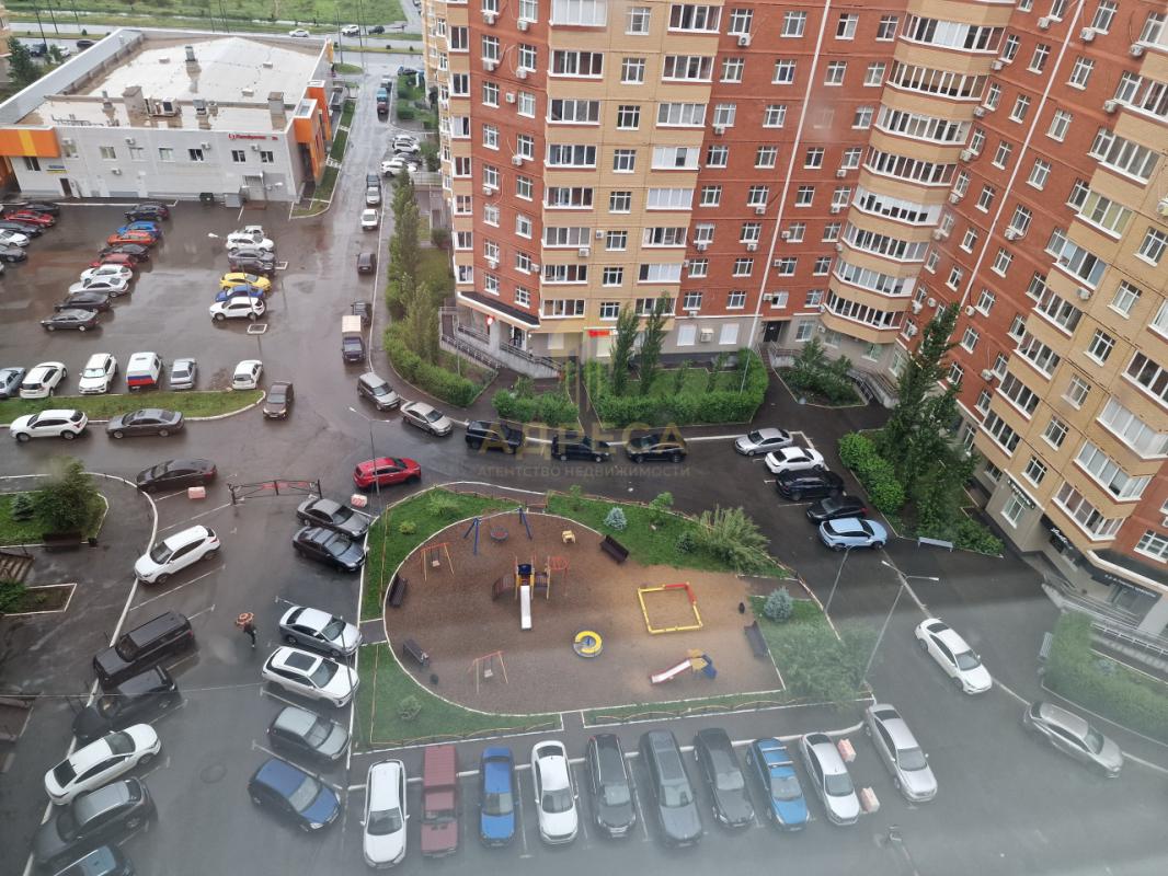 Продается двухкомнатная квартира с уникальной планировкой - окна на обе стороны "распашонка&quo - Оренбург