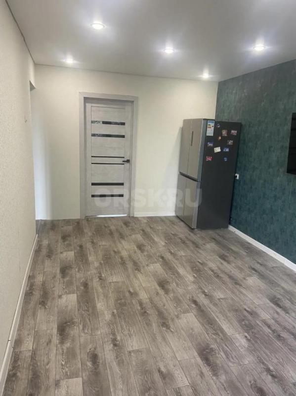 Продается 2-х комнатная квартира, район 6-ая школа, ул. - Орск