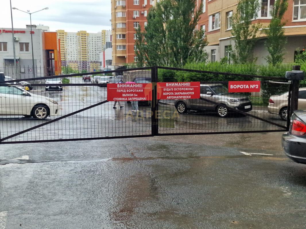 Продается двухкомнатная квартира с уникальной планировкой - окна на обе стороны "распашонка&quo - Оренбург