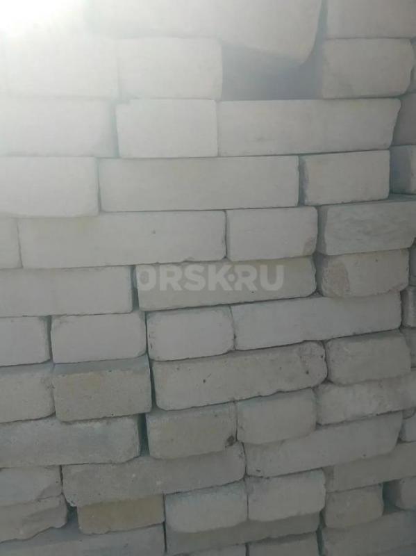 продам кафельную плитку  голубого цвета 15*15  110 шт. цена 20 руб. шт. - Орск