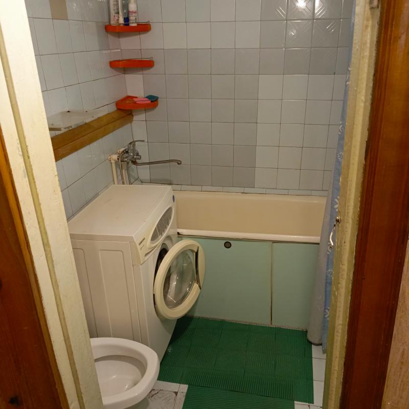 Продам 2-х комнатную квартиру, на 1- ом этаже 5-ти этажного, кирпичного дома. - Новотроицк