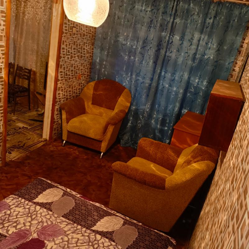 Продам 2-х комнатную квартиру, на 1- ом этаже 5-ти этажного, кирпичного дома. - Новотроицк