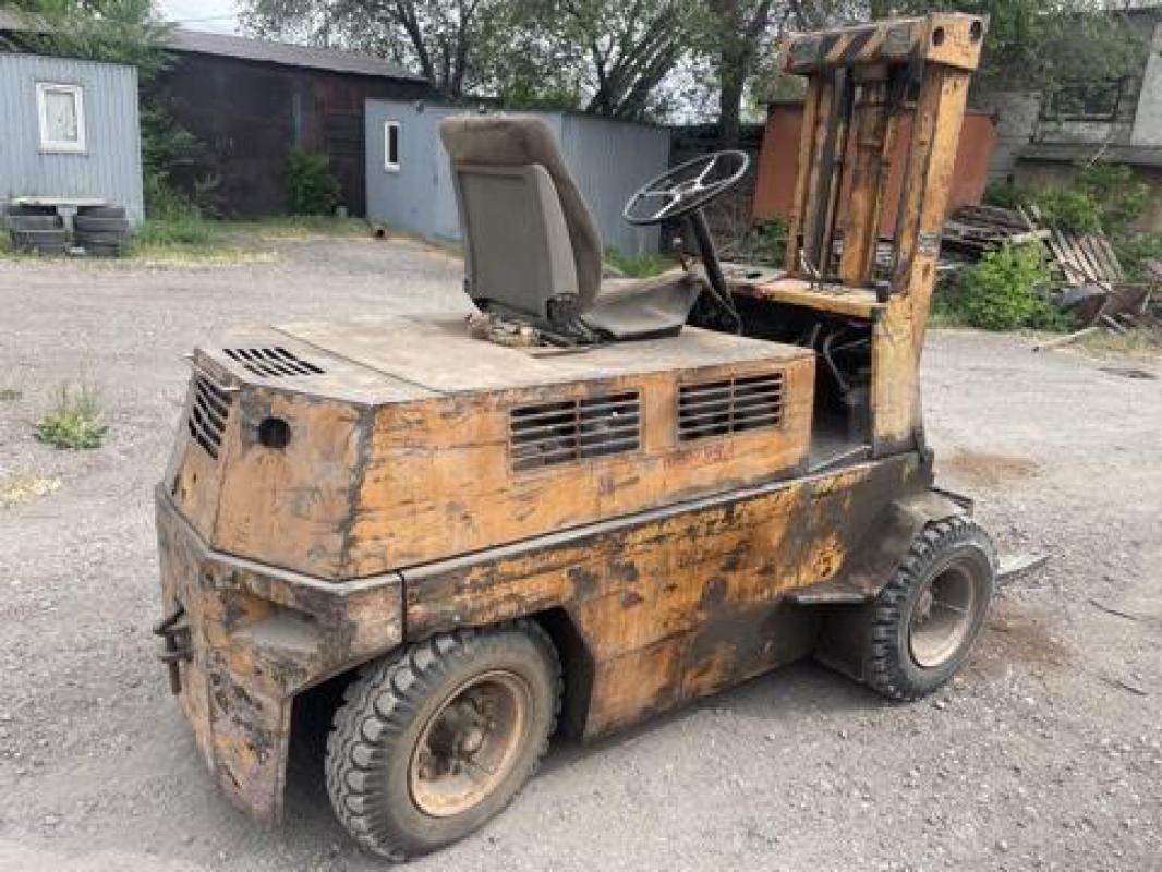 Продам автопогрузчик Balkancar  Б/У  грузоподъемность 3,2т, высота подъема 1,8м, полностью исправен, - Новотроицк