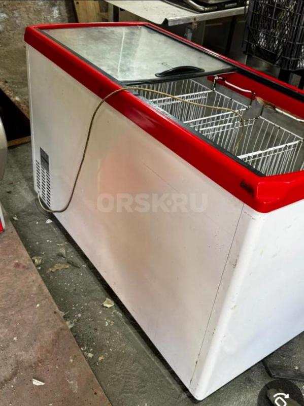 Продам  2 ларя за 15000,торгВитрину за 5000 - Орск