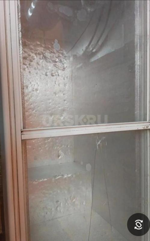 Продам  2 ларя за 15000,торгВитрину за 5000 - Орск