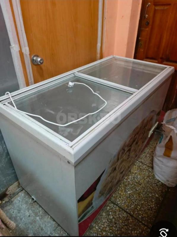 Продам  2 ларя за 15000,торгВитрину за 5000 - Орск