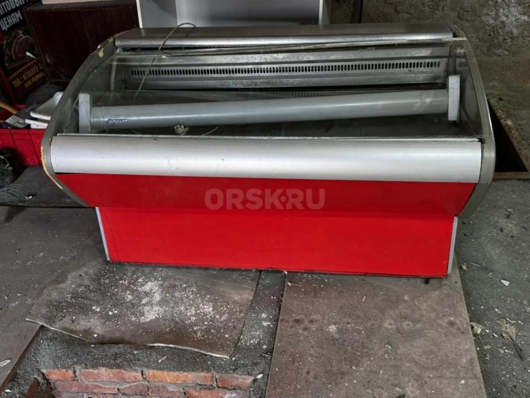 Продам  2 ларя за 15000,торгВитрину за 5000 - Орск