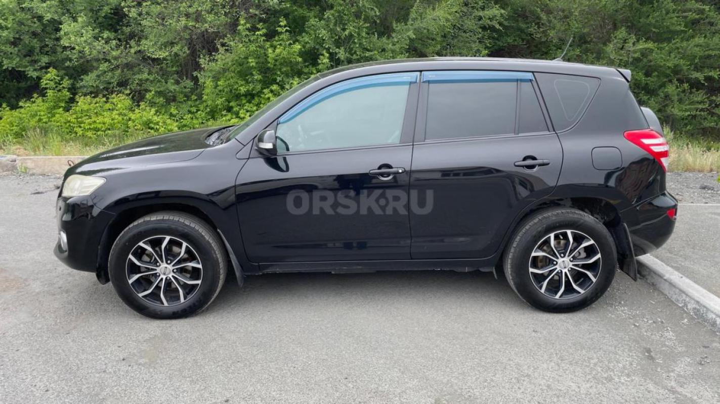 Пpoдается Лeгендaрная Тоyotа RAV4 2011 года выпуска

По факту два хозяина

Комплектация:

Клим - Новотроицк
