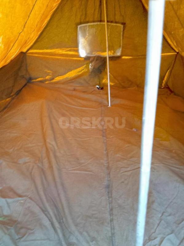 Продам палатку двухместную в хорошем состоянии с колышками. - Орск