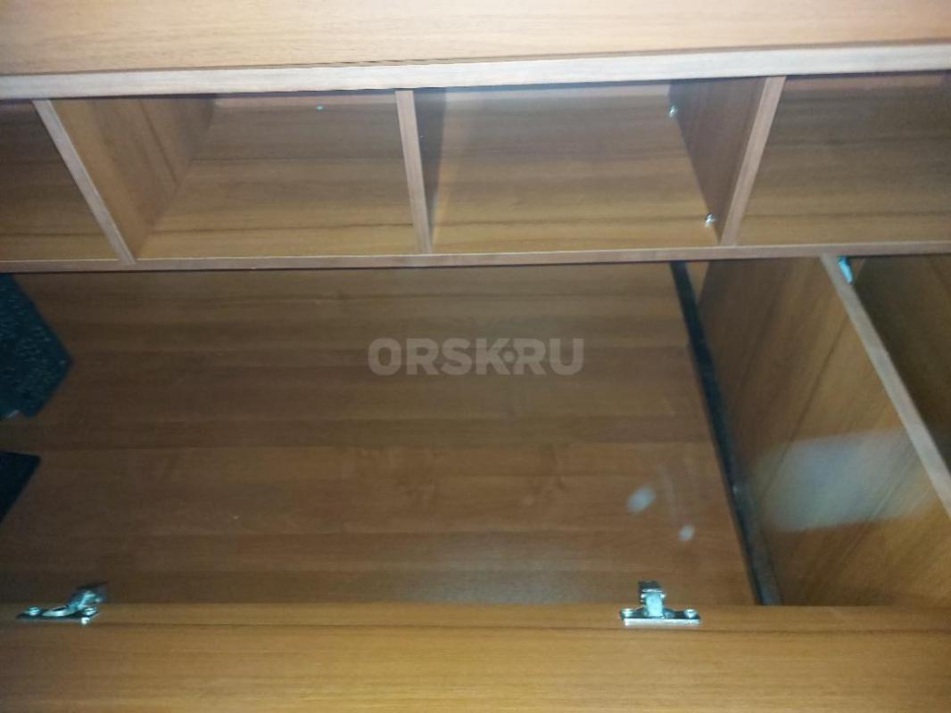 Продам шкафы ( угловой + пенал) размер угловогошкафа 90×90×200, размер углового 50×60×200. - Орск