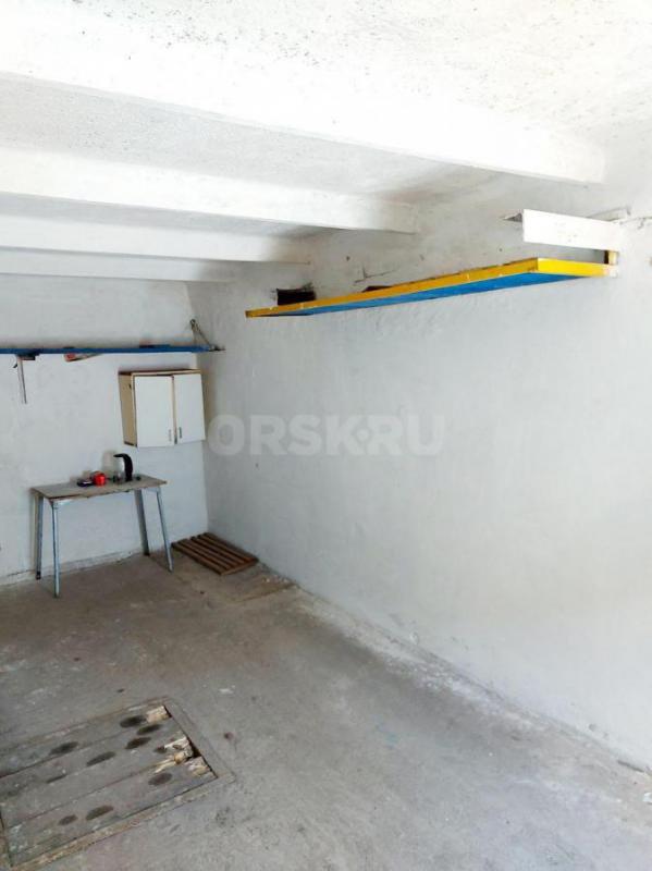 Продам сухой, чистый гараж в Орске с новыми воротам. - Орск