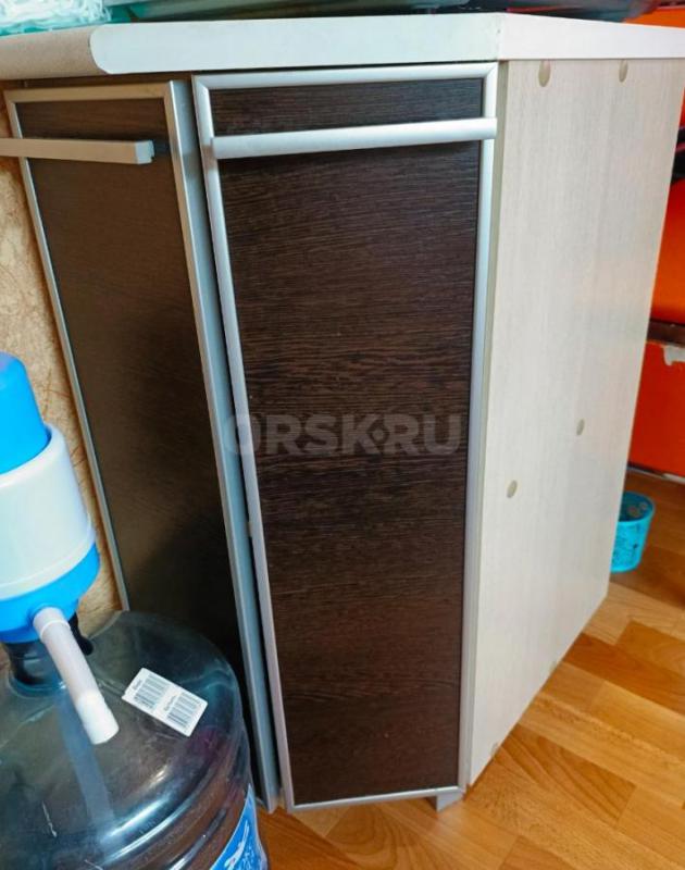 Продам кухонный гарнитур б/у в хорошем состоянии без мойки - 3 000 рублей, обеденную зону - 1 000 ру - Орск