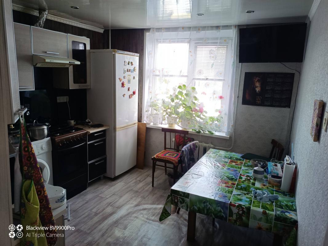 Продаётся трёхкомнатная квартира улучшенный планировки. - Новотроицк