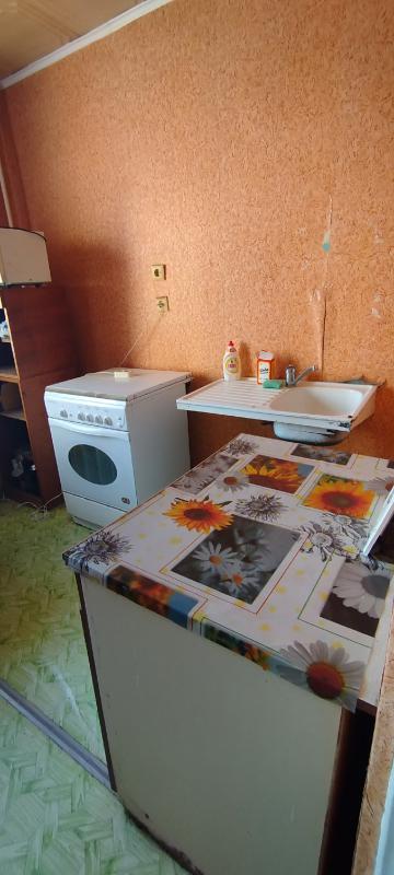 Продаю квартиру в центре города улучшенной планировки с видом на Советскую, требуется ремонт, мебель - Новотроицк