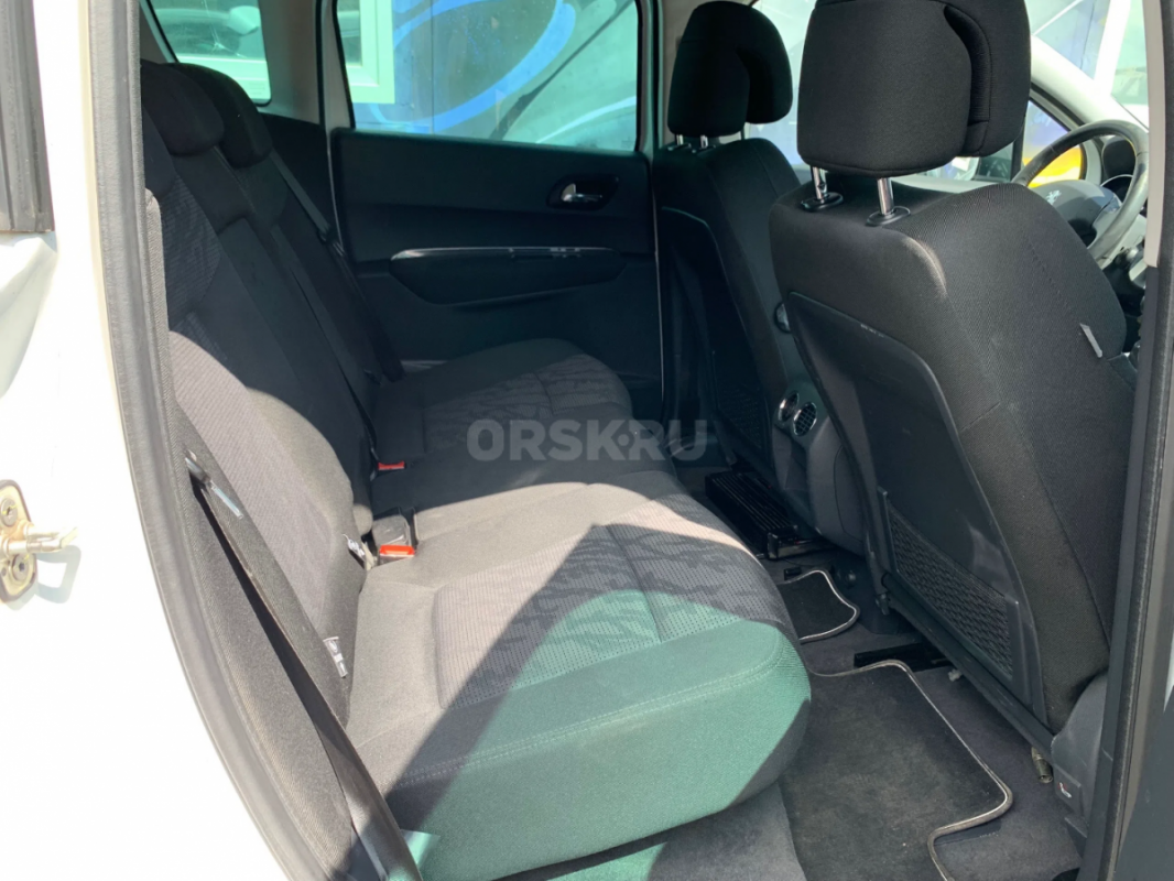 В продаже PEUGEOT 3008 2011 года выпуска. - Орск