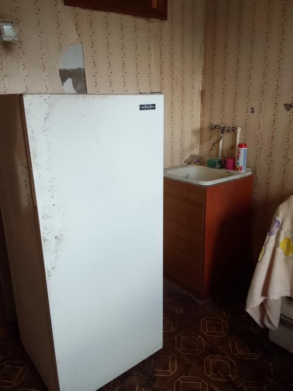Продается однокомнатная квартира без ремонта 5 этаж пятиэтажный кирпичный дом остановка площадь Лени - Новотроицк