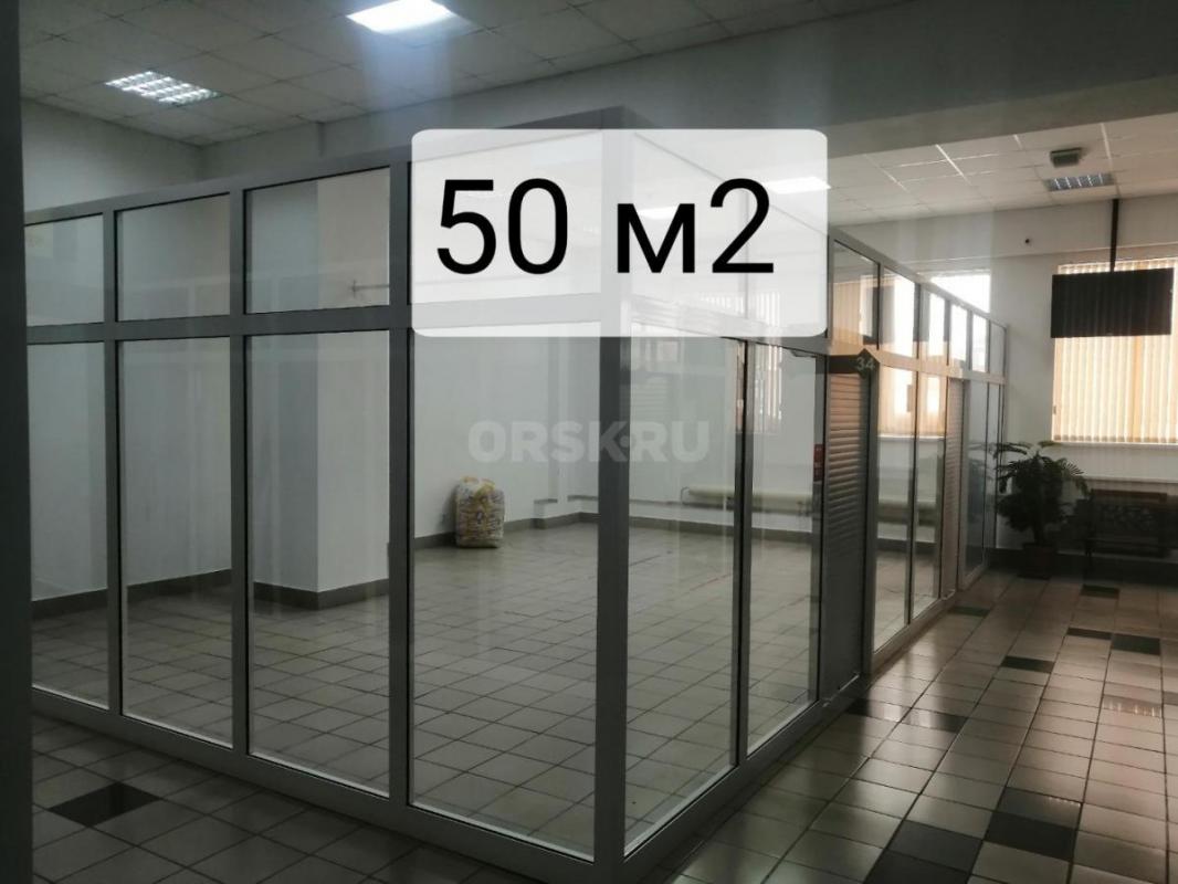 Сдам торговые отделы 12 и 50 м2 в ТЦ Скала - Медногорск