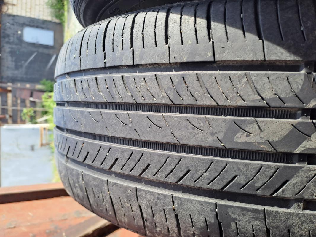 Продам 2 балона Roadstone n'fera au5 225/45/18, 4000 рублей за оба. - Орск