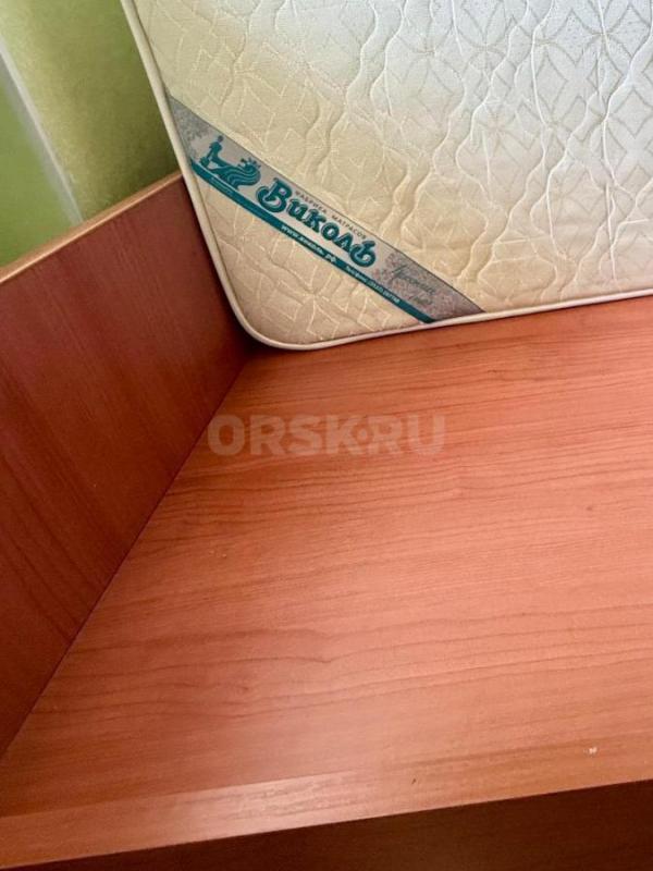 Продам кровать односпальную кровать с матрасом 90 на 190 см б/у в хорошем состоянии - Орск