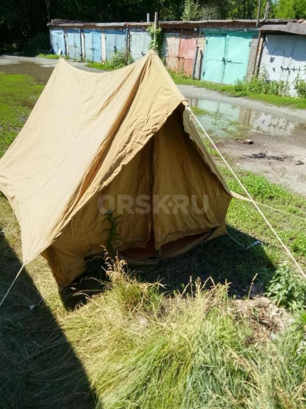 Продам раскраски, стулья складные ,удочки   палатку двухместную по договоренности. - Орск