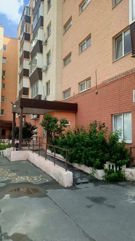 Продам отличную двухкомнатную квартиру по ул. - Орск