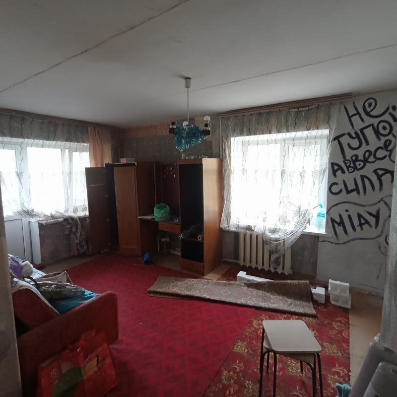 Продаю квартиру в центре города на против вечного огня, все рядом(остановка, магазины, дет. - Новотроицк