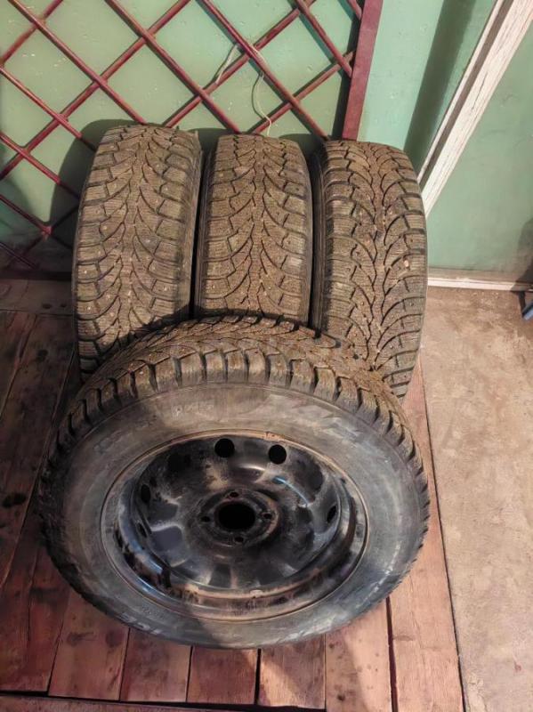 Продам зимнюю резину Formula ice  185/65/r15
Протектор хороший. - Орск