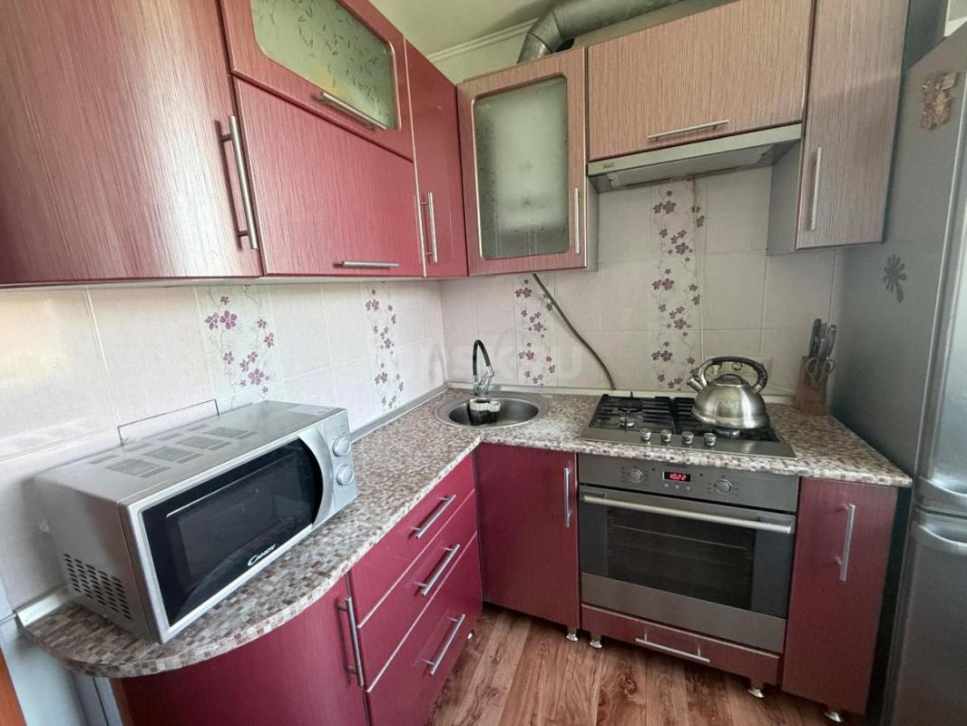 Продам кухонный гарнитур б/у, частично с техникой, фасад новый, 45000 руб - Орск