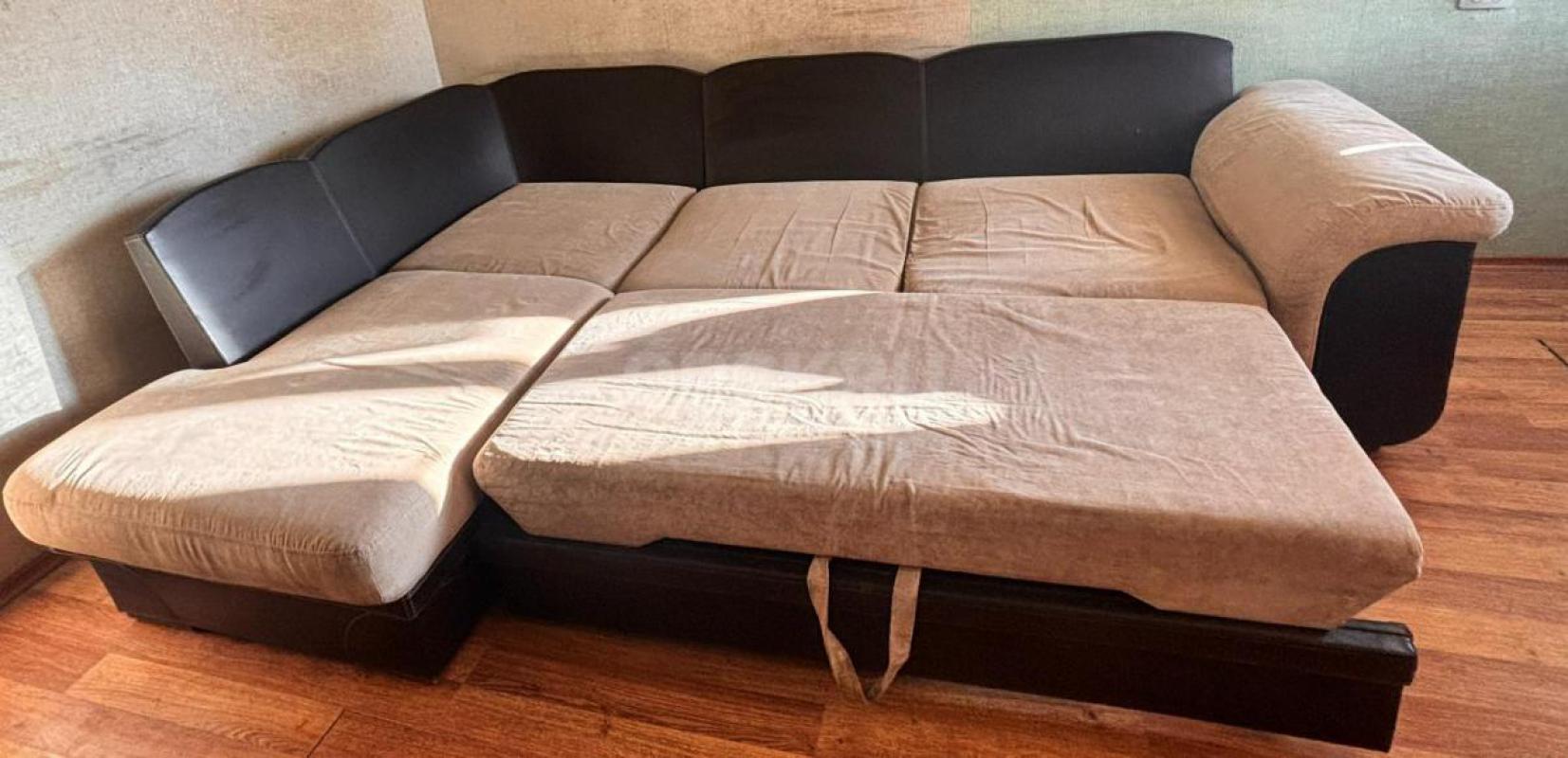 Продаётся угловой диван бежевого цвета с левым углом. - Орск