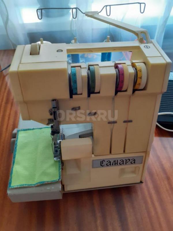 Продам бытовой оверлок Самара, 3-4 неточный,  состояние хорошее, рабочее. - Орск