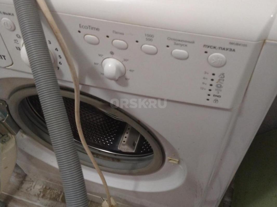 Продам стиральную машину INDESIT IWUB4105,б/у3года, рабочая, можно на запчасти - Орск