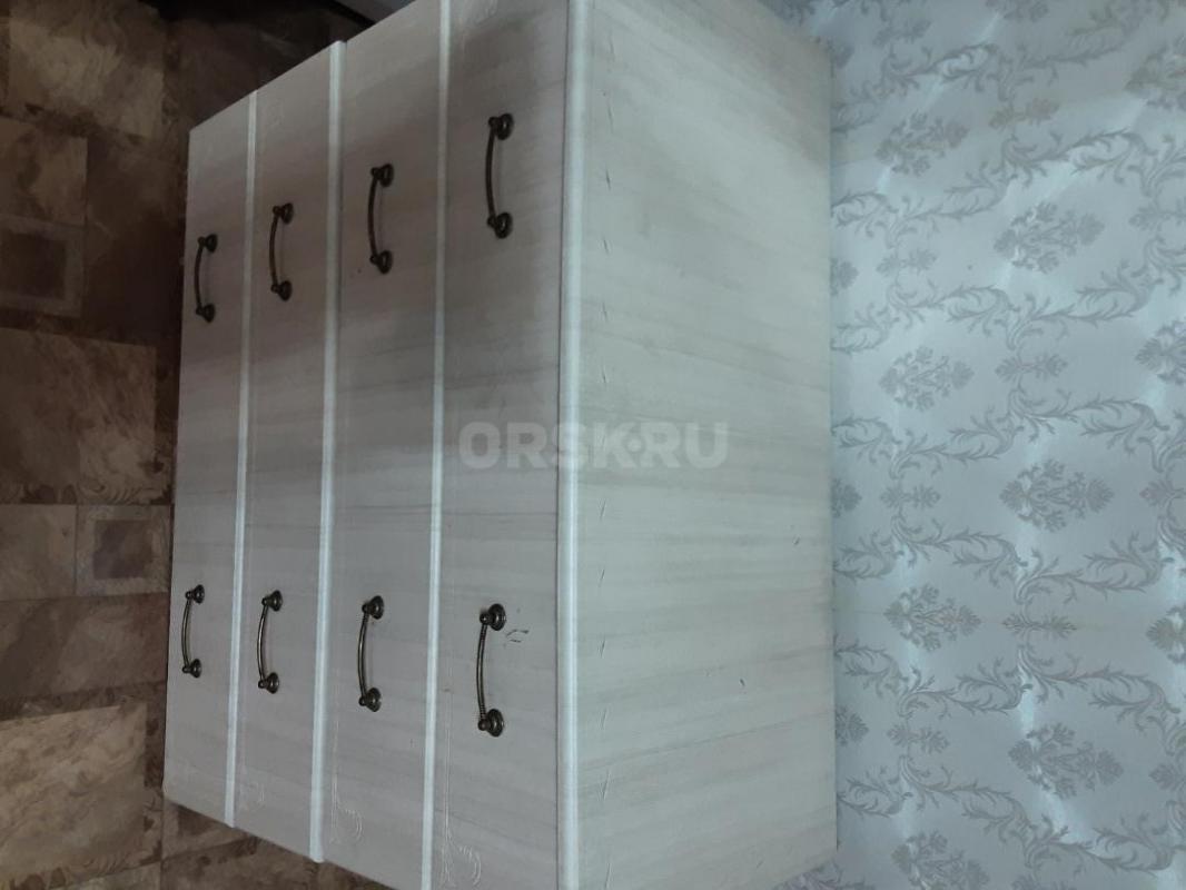 Продам комод в хорошем состоянии,район 2го участка,1й этаж. - Орск