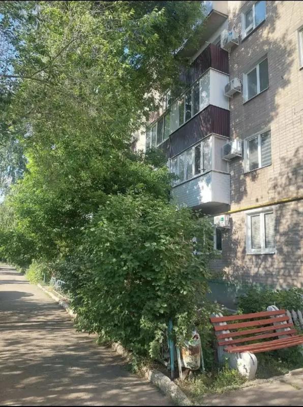 Продаётся двухкомнатная квартира! - Новотроицк